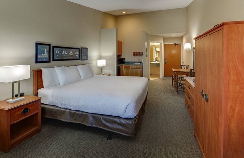 Peoria Hotel | Downtown Proximity! Award-Winning Hotel with Homely Comfort & Rustic Charm