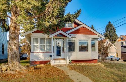 Red Lodge House | Downtown Red Lodge Home - 8 Mi to Skiing!