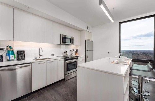 Reston Apartment | Downtown Reston | Mins to Dulles Airport | VA