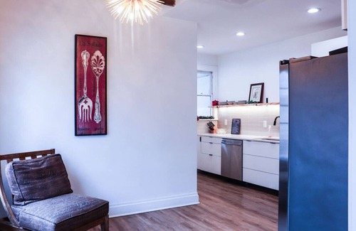 Livingston Park Apartment | Downtown Retreat - 2BR Oasis