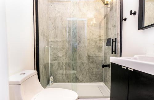 Cabbagetown Apartment | Downtown Retreat-Spacious Rooms with Shared Kitchen & Bath