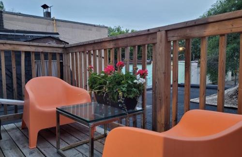 Cabbagetown Apartment | Downtown Retreat-Spacious Rooms with Shared Kitchen & Bath