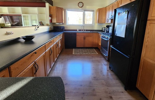 Whitehorse House | Downtown Riverside House