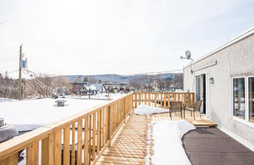 Mont-Tremblant Apartment | Downtown - Rooftop patio - Free shuttle to ski Mountain