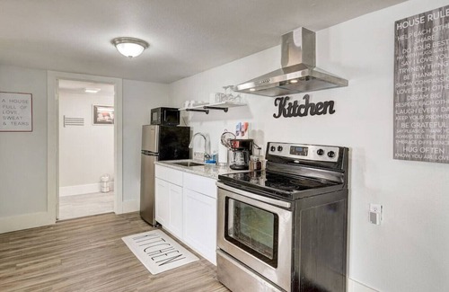Round Rock House | Downtown Round Rock Getaway for Family or Group!