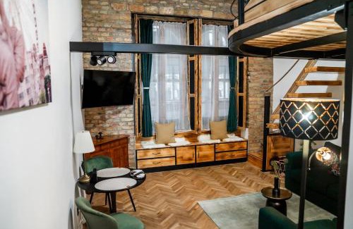 Inner City Budapest Apartment | Downtown Rustica