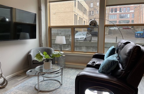 Downtown St. Paul Apartment | Downtown Saint Paul, 2 Bdrms, 2Baths at R7 Lofts