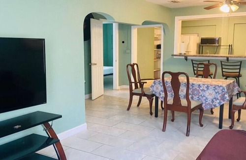 Park East House | Downtown Sarasota Florida Vacation Rental, Pet-Friendly 3BR/2BA,Close to Beaches