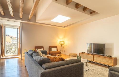 Santa Maria Maior Apartment | Downtown Seaview Apartment