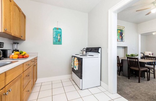 Lower Avenues Apartment | Downtown SLC Loft in Historic Avenues District!