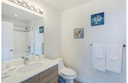 Ville-Marie Apartment | Downtown SPA Condo