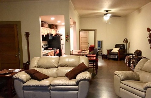 Bismarck Apartment | Downtown Spacious 1 bedroom