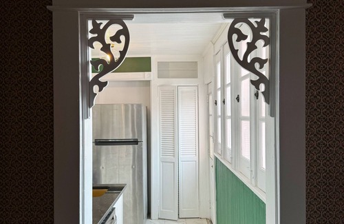 Evansville Apartment | Downtown Spacious Apt with king bedroom, Formal Dining, and balcony!