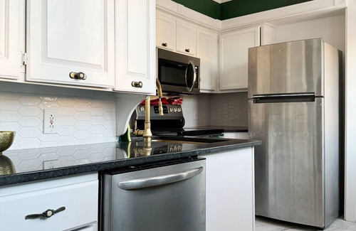 Evansville Apartment | Downtown Spacious Apt with king bedroom, Formal Dining, and balcony!