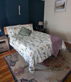 Cumberland House | Downtown Spot on Hambright's Alley! Explore the city from this Adventure Base! 2nd Fl Unit B