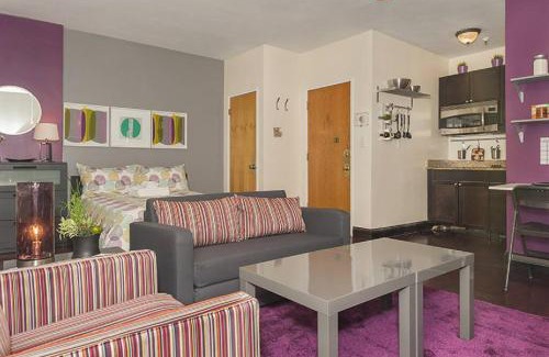 Theatre District Apartment | Downtown Studio Apt, Lots Of Natural Light
