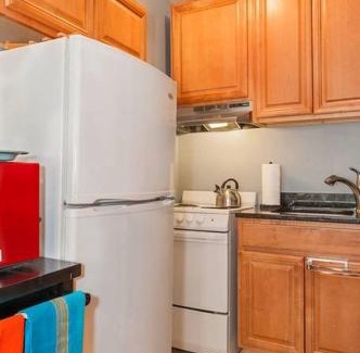 Theatre District Apartment | Downtown Studio Apt, Short Walk To Hospitals