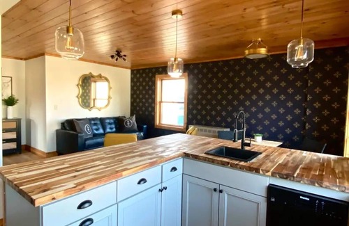 Grand Marais Apartment | Downtown Sweetwater Suite West