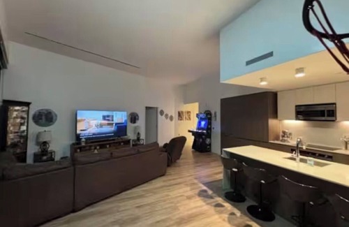 Channel District Apartment | Downtown Tampa Penthouse: Views, Luxury & Fun!