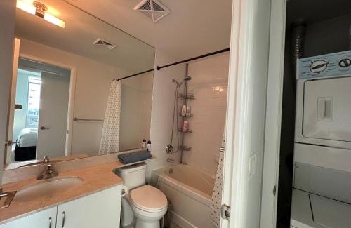 Fort York Apartment | Downtown Toronto Luxury Condo Free parking