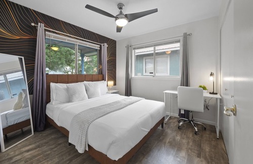 Chestnut House | Downtown | Upscale 3BD House | Yard | Pet Friendly