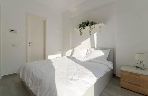 Vitan Apartment | Downtown Urban Studio w Balcony Vol 2