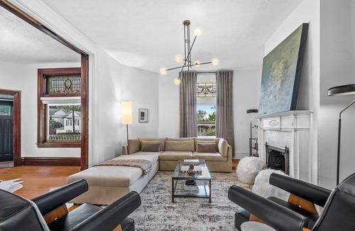 Crafton House | Downtown Victorian Mansion