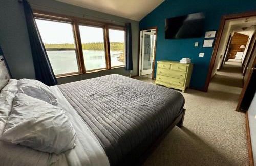 Wasilla House | Downtown Wasilla Lakefront Home