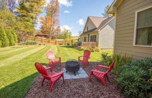 West Jefferson House | Downtown West Jefferson Home - Fireplace - Sleeps 8