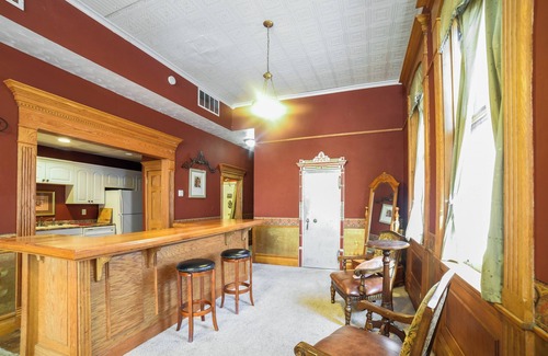 Yankton Apartment | Downtown Yankton Suite: Walk to Restaurants!