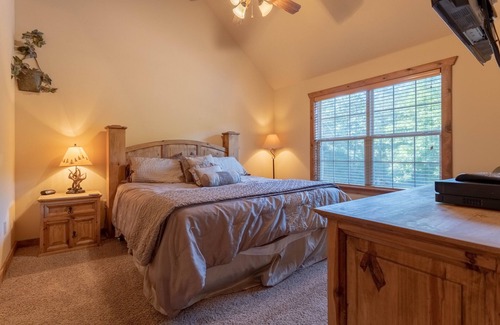Branson West Cabin | Dragan's Den 2 Bedroom Cabin by RedAwning