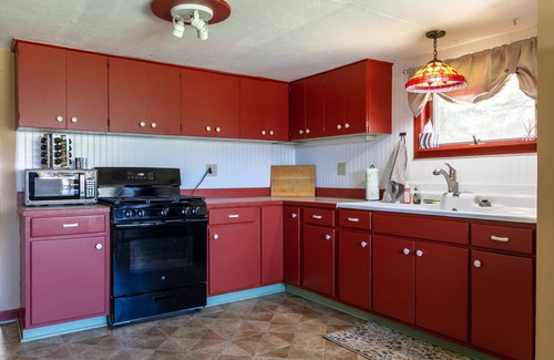 Wellsboro House | Dragonfly Cottage-Pet-friendly, relaxing Wellsboro retreat
