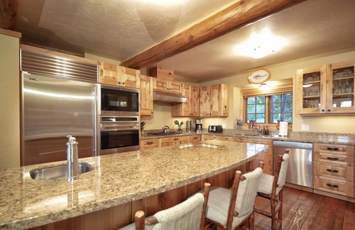 Victor House | Dragonfly Cabin Luxury in Teton Springs, Victor ID w/A/C, Hot Tub, High Tech