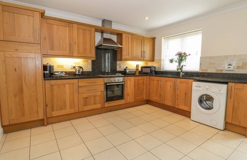 Bridgwater House | DRAGONFLY, family friendly, country holiday cottage in Bridgwater