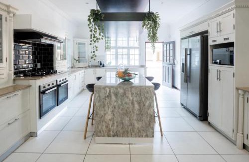 Sheffield Beach House | Dream Beach House with Pool & Ocean Access