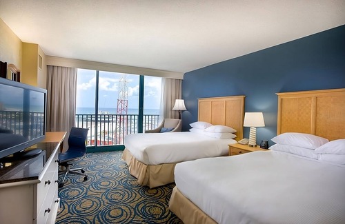 Brush - Stewarts Hotel | Dream Beach Vacay! 4 Units, 2 Swimming Pools & Spa! Right on the Beach