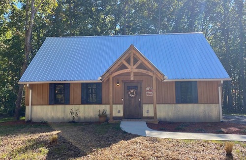 Rising Fawn Cabin | Dream Cabin with Hot Tub on Lookout Mountain