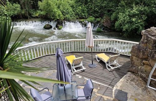 Parada de Todeia House | Dream corner by waterfalls, 20 min to Oporto, by Porto with Love LDA