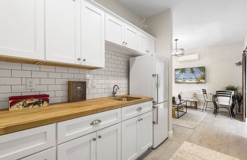 Old Northwood House | Dream Downtown Guest House