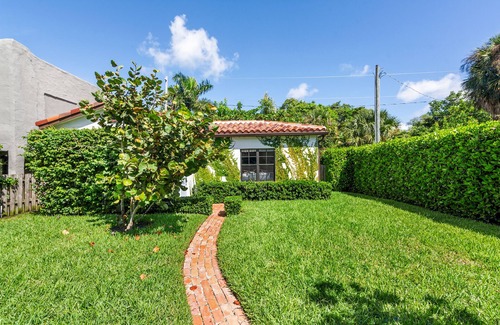 Old Northwood House | Dream Downtown Guest House