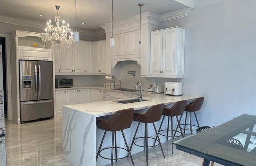 King City House | Dream Escape! Pristine home 5 mins to Canada's Wonderland - 20 mins to Pearson