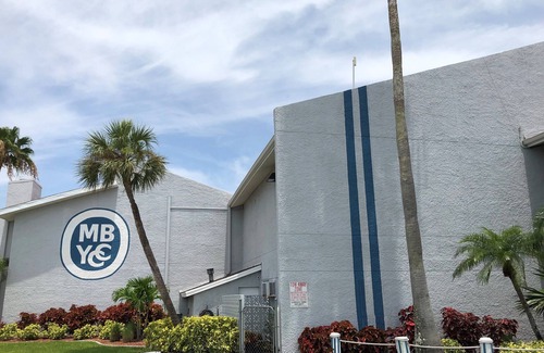 Madeira Beach Condo | DREAM GETAWAY 2 BD 2BATH 1st floor Waterfront Condo complex! Pools,Patios etc