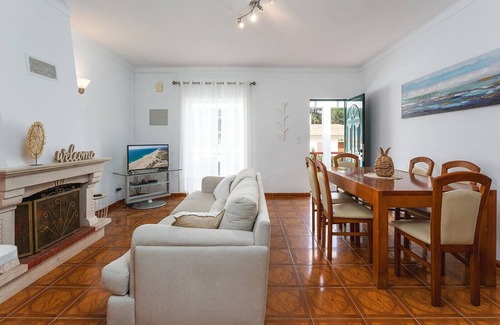 Lagoa de Albufeira House | Dream House in a Place of Rare Ecological Beauty