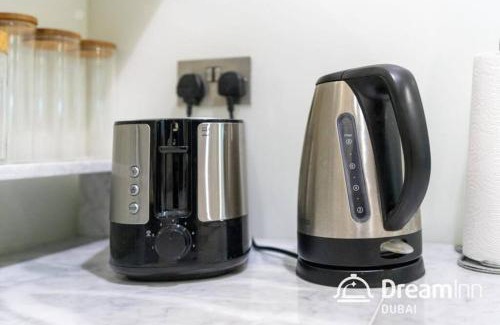 Dubai Festival City Apartment | Dream Inn - Contemporary 2BR Marsa Tower