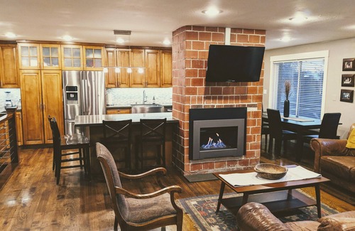 Cottonwood Heights House | Dream Location Minutes From Big & Little Cottonwood Canyon