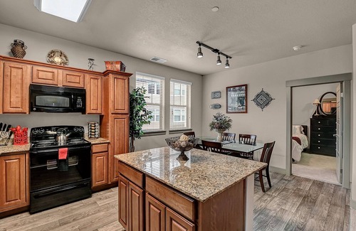 South Jordan Apartment | Dream Location, Hot Tub, Gym, Pet Friendly, Wi-Fi