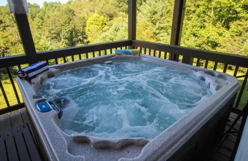 Grassy Creek Cabin | Dream Mountain Lodge