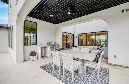 Leander House | Dream on Devil's Cove