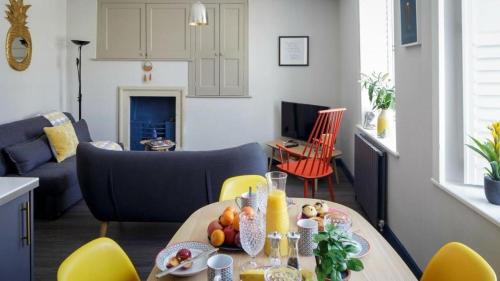 Bath City Centre Apartment | Dream Stays Bath - Beau Street Apartments