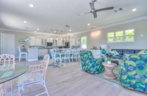 Bay Esplanade House | Dream Vacation Beach House